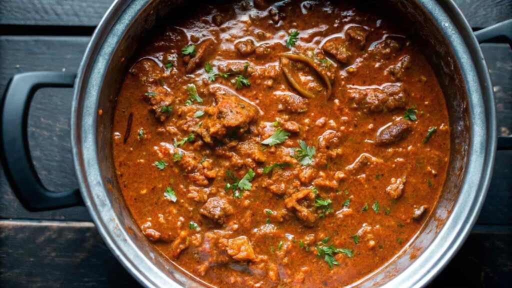 ONE POT Slow Cooked Beef Curry